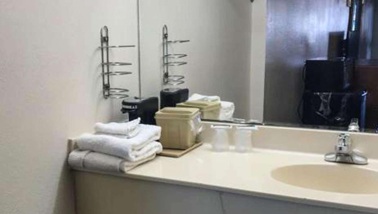 Budget Inn Franklinton Екстериор снимка
