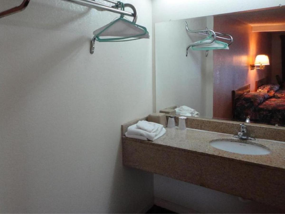 Budget Inn Franklinton Екстериор снимка