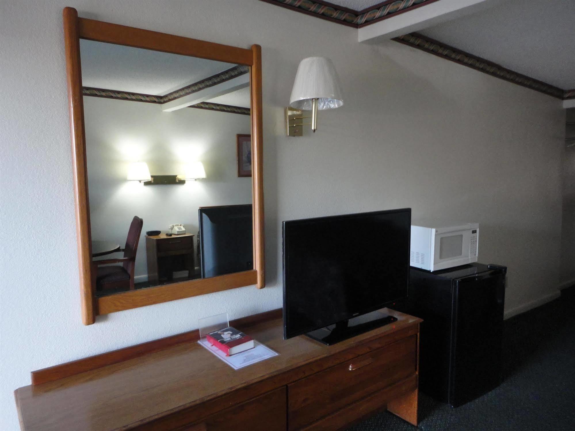 Budget Inn Franklinton Екстериор снимка